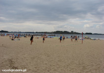 Boiska do piłki siatkowej na plaży nad jeziorem Niedzięgiel