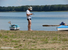 Kajakarz podczas małej przerwy, jezioro Powidzkie 19.06.2016