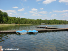 Ośrodki nad jeziorem Solecko usytuowane są w północnej części jeziora
