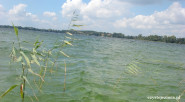 Jezioro Lubikowskie - zdjęcie zrobione z kajaka podczas sporej fali